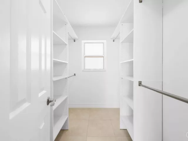 2-bedroom home for sale in Pompano Beach - 580 SE 5th Street - MondialRealty