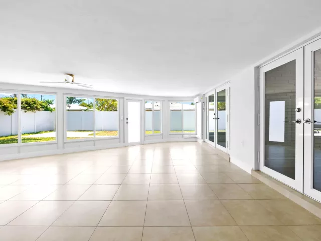 2-bedroom home for sale in Pompano Beach - 580 SE 5th Street - MondialRealty