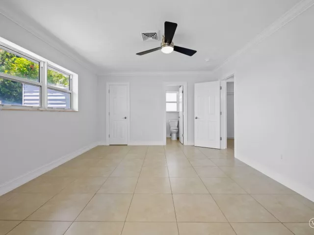 2-bedroom home for sale in Pompano Beach - 580 SE 5th Street - MondialRealty