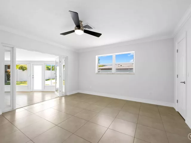 2-bedroom home for sale in Pompano Beach - 580 SE 5th Street - MondialRealty