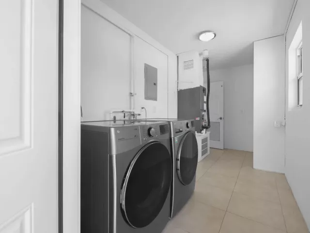 2-bedroom home for sale in Pompano Beach - 580 SE 5th Street - MondialRealty