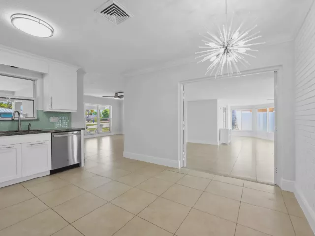 2-bedroom home for sale in Pompano Beach - 580 SE 5th Street - MondialRealty