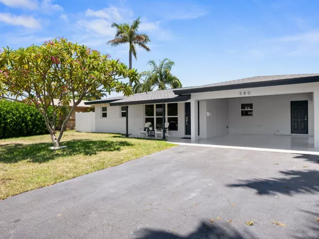 2-bedroom home for sale in Pompano Beach - 580 SE 5th Street - MondialRealty