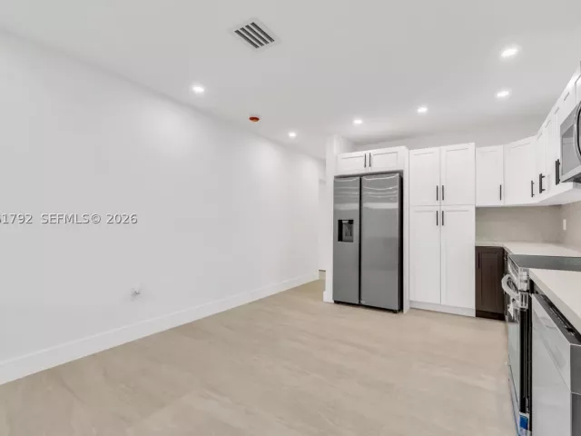 5-bedroom home for sale in Miami - 2000 SW 84th Ave - MondialRealty