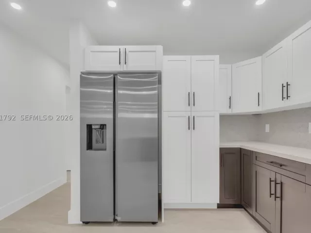 5-bedroom home for sale in Miami - 2000 SW 84th Ave - MondialRealty