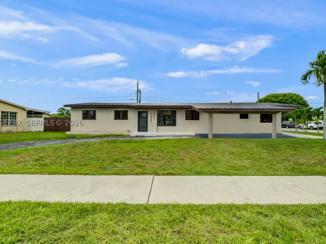 5-bedroom home for sale in Miami - 2000 SW 84th Ave - MondialRealty
