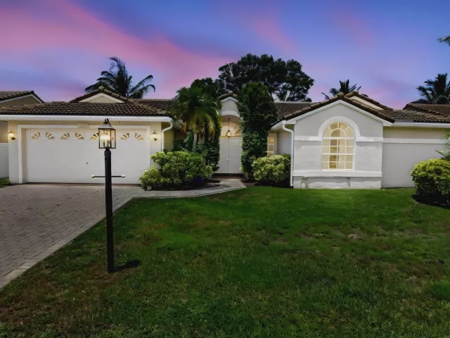 4-bedroom home for sale in Boca Raton - 9415 Lake Serena Drive - MondialRealty