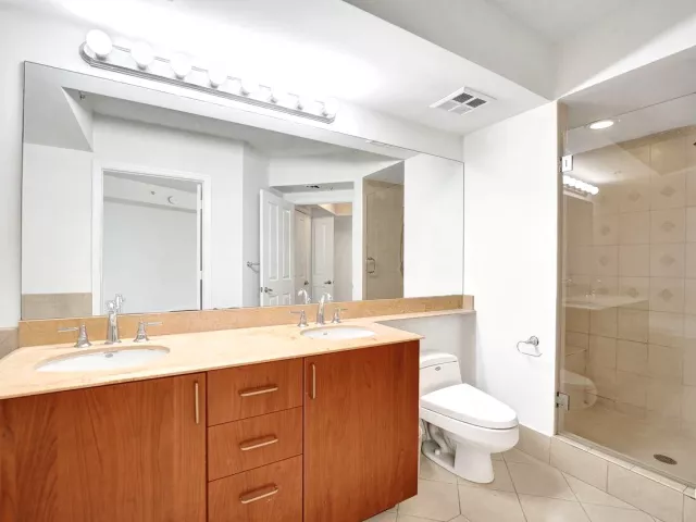 1-bedroom condo for sale in Fort Lauderdale - 401 SW 4th Avenue 203 - MondialRealty