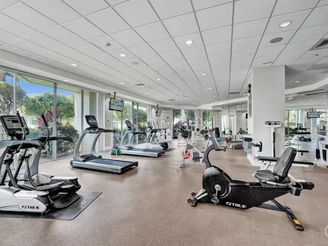 1-bedroom condo for sale in Fort Lauderdale - 401 SW 4th Avenue 203 - MondialRealty