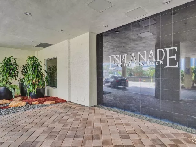 1-bedroom condo for sale in Fort Lauderdale - 401 SW 4th Avenue 203 - MondialRealty
