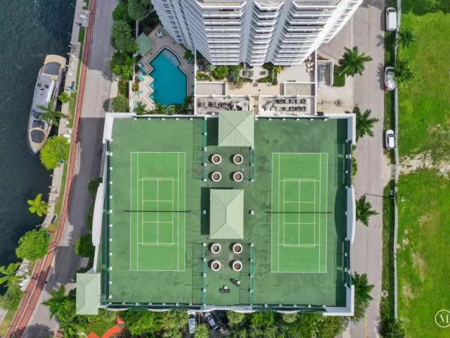 1-bedroom condo for sale in Fort Lauderdale - 401 SW 4th Avenue 203 - MondialRealty