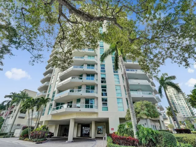 1-bedroom condo for sale in Fort Lauderdale - 401 SW 4th Avenue 203 - MondialRealty
