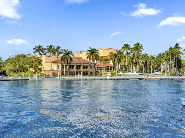 1-bedroom condo for sale in Fort Lauderdale - 401 SW 4th Avenue 203 - MondialRealty