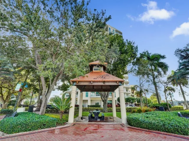 1-bedroom condo for sale in Fort Lauderdale - 401 SW 4th Avenue 203 - MondialRealty