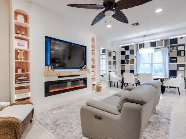 3-bedroom home for sale in Pembroke Pines - 12467 NW 17th Court - MondialRealty