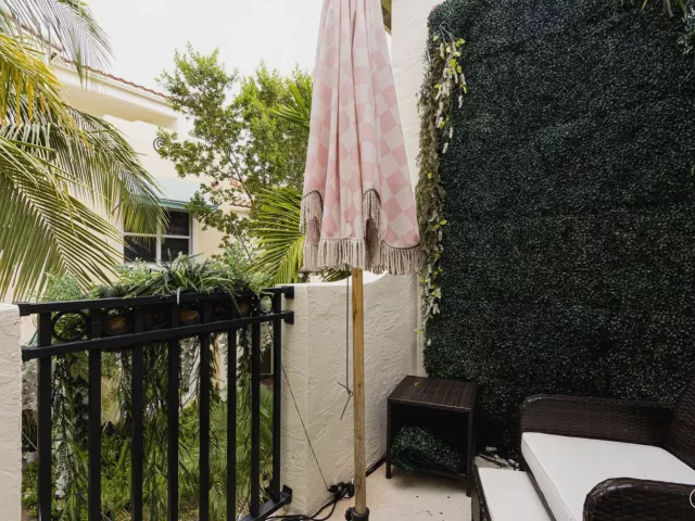 3-bedroom home for sale in Pembroke Pines - 12467 NW 17th Court - MondialRealty