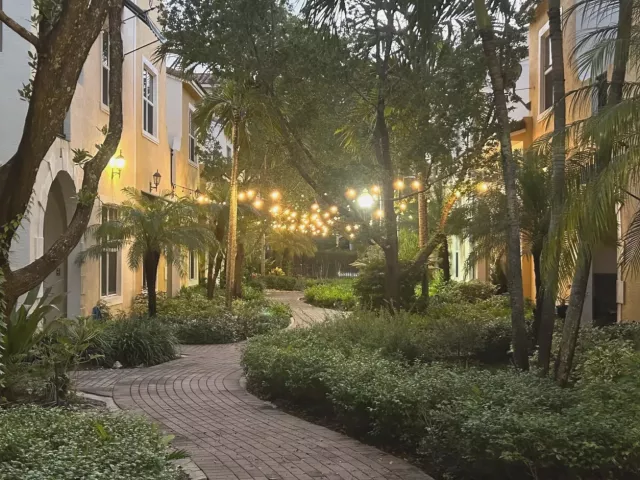 3-bedroom home for sale in Pembroke Pines - 12467 NW 17th Court - MondialRealty