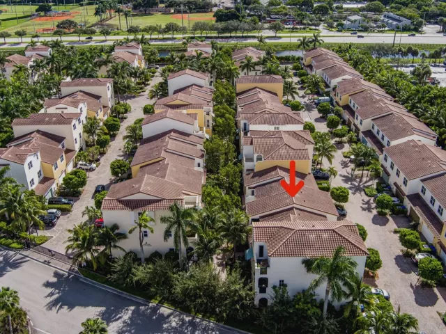 3-bedroom home for sale in Pembroke Pines - 12467 NW 17th Court - MondialRealty