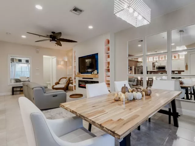 3-bedroom home for sale in Pembroke Pines - 12467 NW 17th Court - MondialRealty