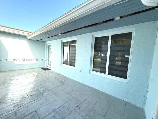 3-bedroom home for rent in Pembroke Pines - 7190 SW 13th St 1 - MondialRealty
