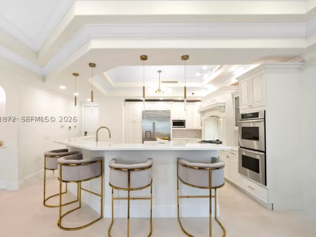 6-bedroom home for rent in North Miami Beach - 3380 NE 170th St - MondialRealty
