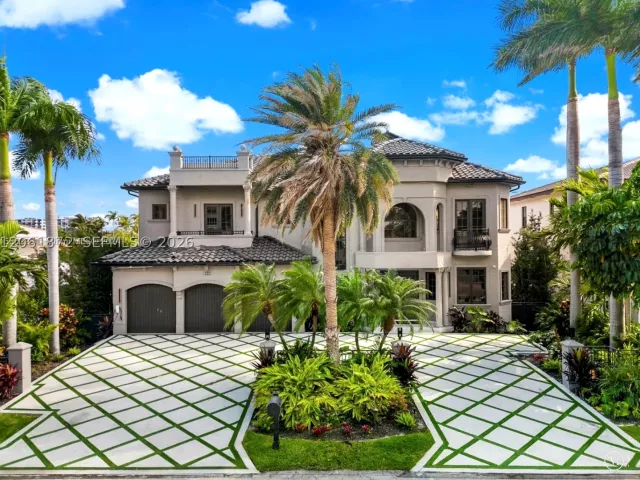 6-bedroom home for rent in North Miami Beach - 3380 NE 170th St - MondialRealty