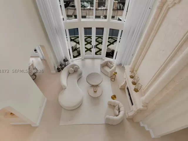 6-bedroom home for rent in North Miami Beach - 3380 NE 170th St - MondialRealty