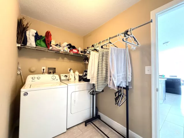 3-bedroom home for rent in Pembroke Pines - 775 NW 165th Avenue - MondialRealty