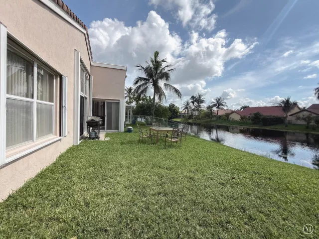 3-bedroom home for rent in Pembroke Pines - 775 NW 165th Avenue - MondialRealty