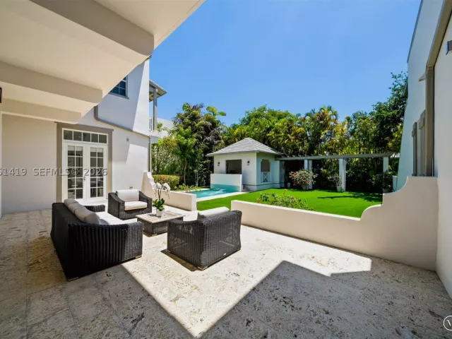 7-bedroom home for rent in Miami - 7745 SW 54th Ave - MondialRealty