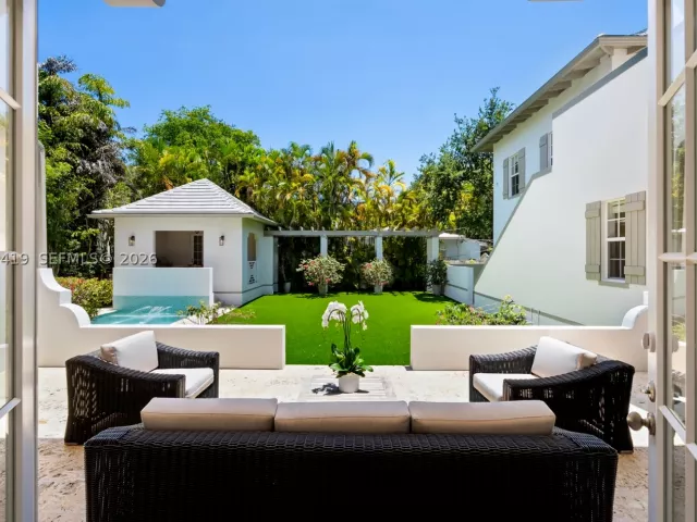 7-bedroom home for rent in Miami - 7745 SW 54th Ave - MondialRealty