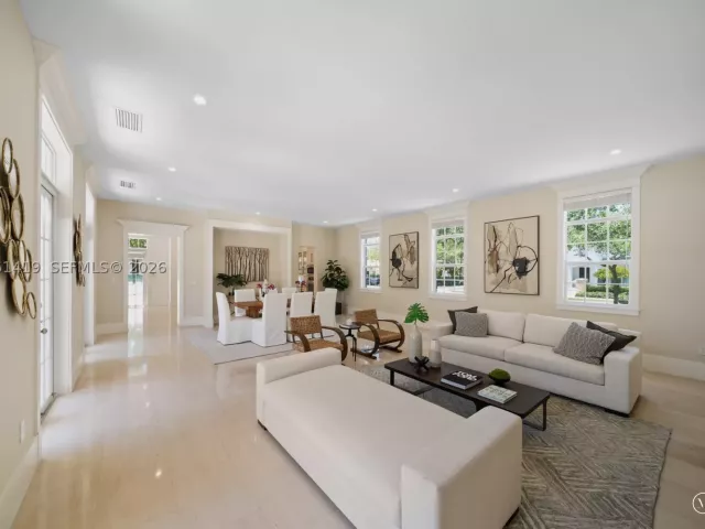 7-bedroom home for rent in Miami - 7745 SW 54th Ave - MondialRealty