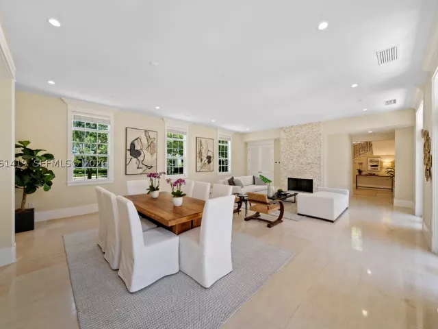 7-bedroom home for rent in Miami - 7745 SW 54th Ave - MondialRealty