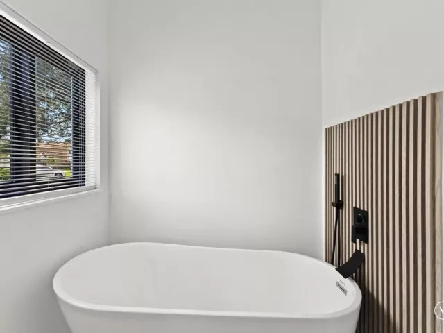 3-bedroom home for sale in Pembroke Pines - 20221 NW 8TH Street - MondialRealty