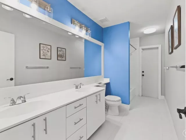 3-bedroom home for sale in Pembroke Pines - 20221 NW 8TH Street - MondialRealty