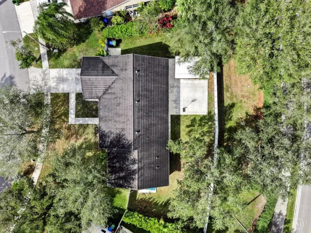 3-bedroom home for sale in Pembroke Pines - 20221 NW 8TH Street - MondialRealty
