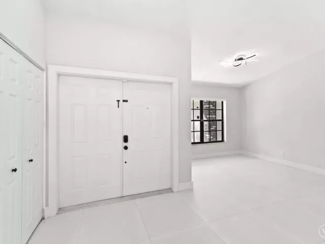 3-bedroom home for sale in Pembroke Pines - 20221 NW 8TH Street - MondialRealty