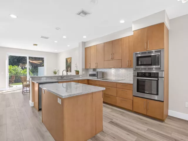 4-bedroom home for rent in Boca Raton - 5338 NW 26th Circle - MondialRealty