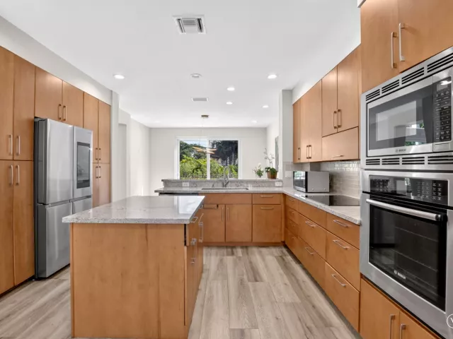 4-bedroom home for rent in Boca Raton - 5338 NW 26th Circle - MondialRealty