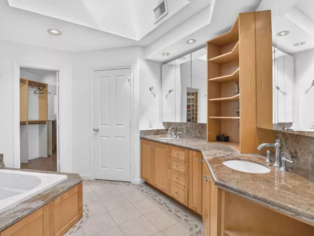 4-bedroom home for rent in Boca Raton - 5338 NW 26th Circle - MondialRealty