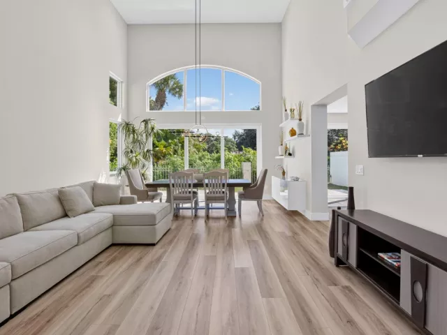 4-bedroom home for rent in Boca Raton - 5338 NW 26th Circle - MondialRealty