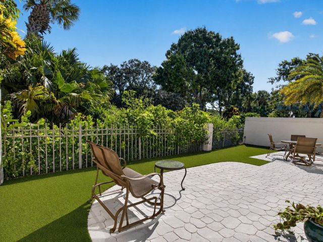 4-bedroom home for rent in Boca Raton - 5338 NW 26th Circle - MondialRealty