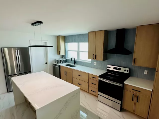 4-bedroom home for rent in Boca Raton - 214 SW 4TH Street - MondialRealty