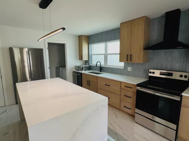 4-bedroom home for rent in Boca Raton - 214 SW 4TH Street - MondialRealty