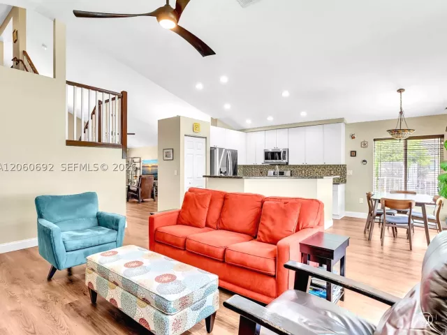 4-bedroom home for sale in Pembroke Pines - 1208 NW 144th Ter - MondialRealty