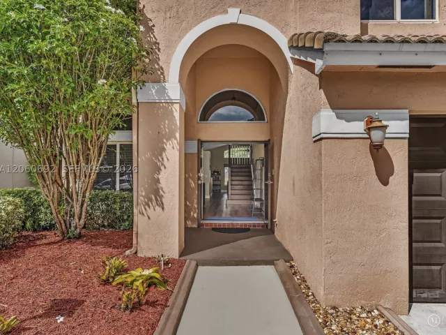 4-bedroom home for sale in Pembroke Pines - 1208 NW 144th Ter - MondialRealty