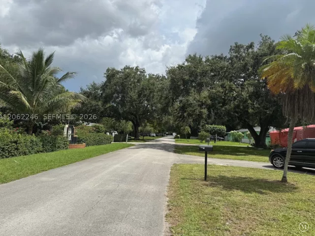 3-bedroom home for sale in Miami - 13301 NW Miami Ct - MondialRealty