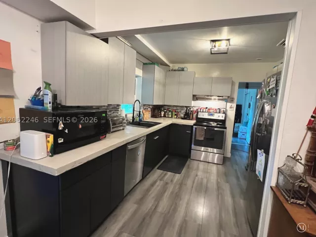 3-bedroom home for sale in Miami - 13301 NW Miami Ct - MondialRealty