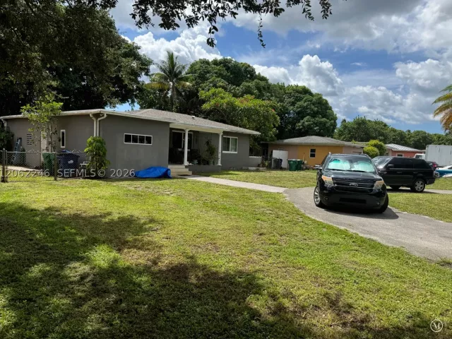 3-bedroom home for sale in Miami - 13301 NW Miami Ct - MondialRealty