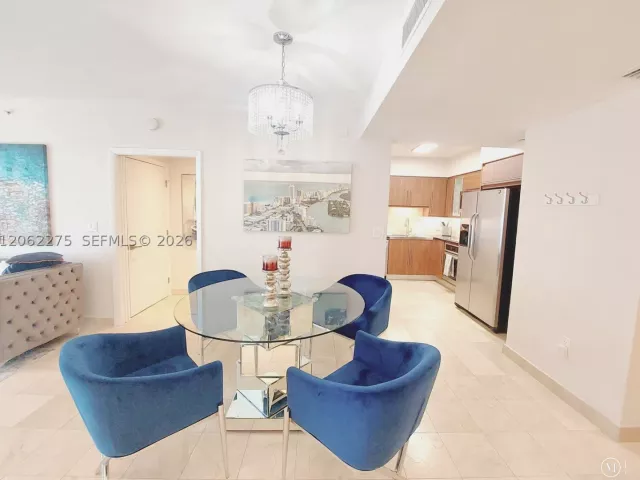1-bedroom condo for rent in Miami Beach - 6365 Collins Ave 905 - MondialRealty